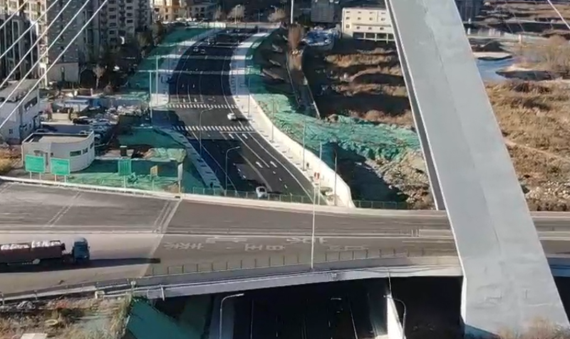 一公司承德高新區(qū)高鐵商圈崔梨溝段項(xiàng)目全線通車(chē)1