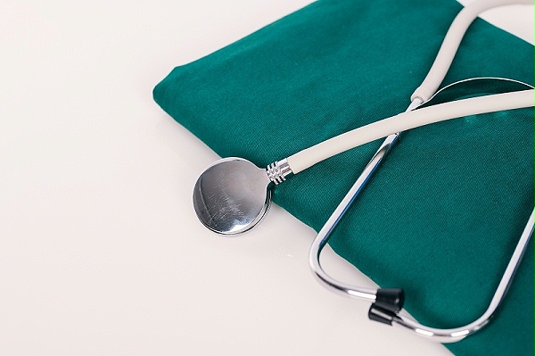 千庫網(wǎng)_醫(yī)務(wù)辦公聽診器手術(shù)服攝影圖_攝影圖編號(hào)67311