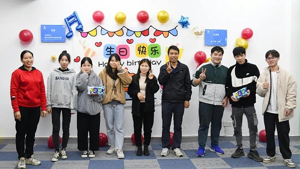 獲獎(jiǎng)?wù)?jpg