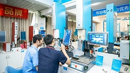 靈科超聲波焊接：重新定義汽車頂棚焊接的革新工藝