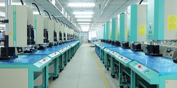 靈科超聲波焊接機整機