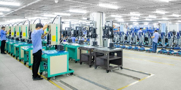 靈科超聲波塑焊機(jī)裝配