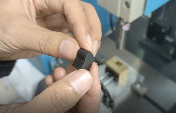 ABS電子元器件超聲波焊接