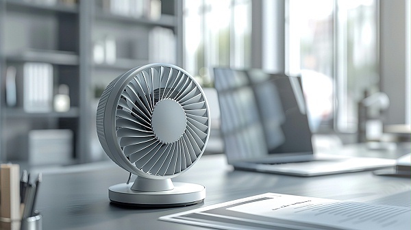千庫網(wǎng)_夏天辦公桌上的小風(fēng)扇照片_攝影圖編號(hào)20641408