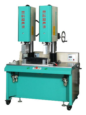 15kHz/4200W 靈科 超聲波多頭機(縱向) 15kHz/4200W 靈科 超聲波多頭機(縱向)