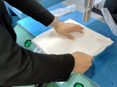 靈科超聲波-方形無(wú)紡布焊接（各單層7MM）