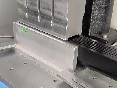 靈科超聲波-大<i style='color:red'>墨盒</i>焊接