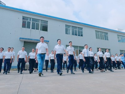 <i style='color:red'>2025</i>，我們把中國智造的故事講給世界聽